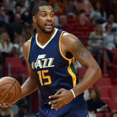 Derrick Favors