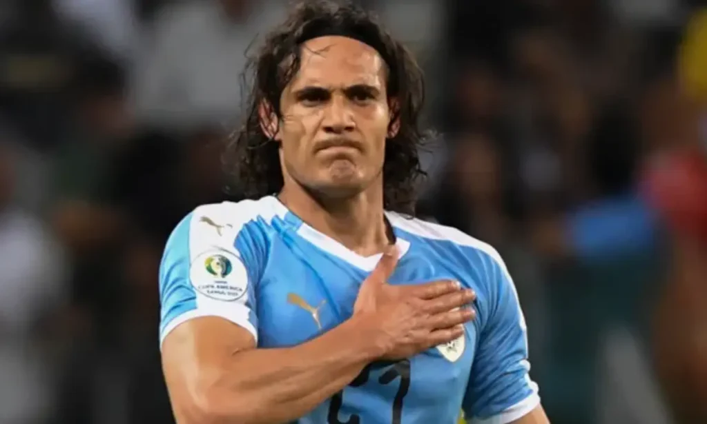 Cavani Signed with Manchester United